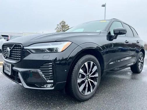 2024 Volvo XC60 B5 Plus Dark Theme