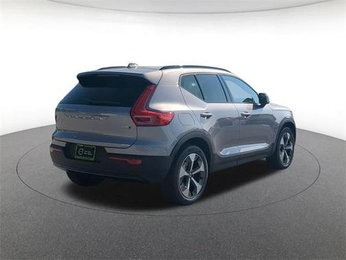 2026 Volvo XC40 B5 Plus