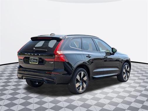 2025 Volvo XC60 Plug-In Hybrid T8 Plus