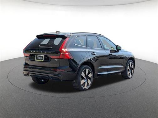 2025 Volvo XC60 Plug-In Hybrid T8 Plus