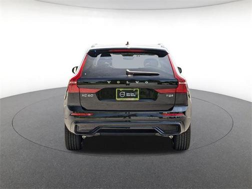 2025 Volvo XC60 Plug-In Hybrid T8 Plus