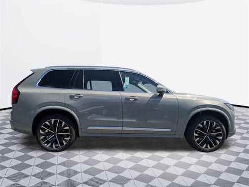 2025 Volvo XC90 B6 Ultra