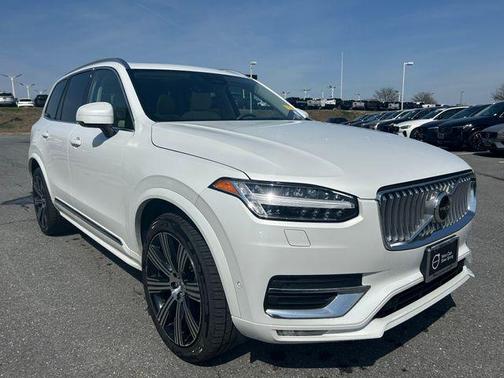 2023 Volvo XC90 B6 Ultimate 6-Seater