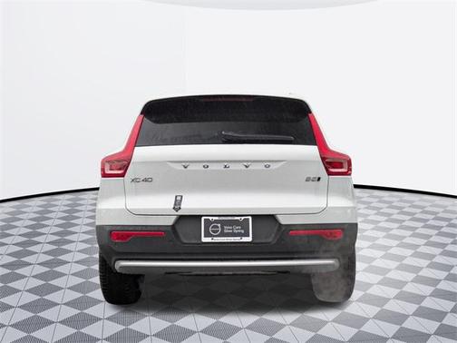2025 Volvo XC40 B5 Plus Bright Theme