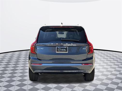 2025 Volvo XC90 B6 Plus 7-Seater
