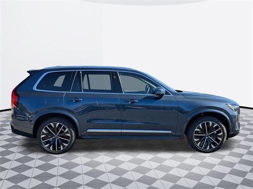 2025 Volvo XC90 B6 Plus 7-Seater