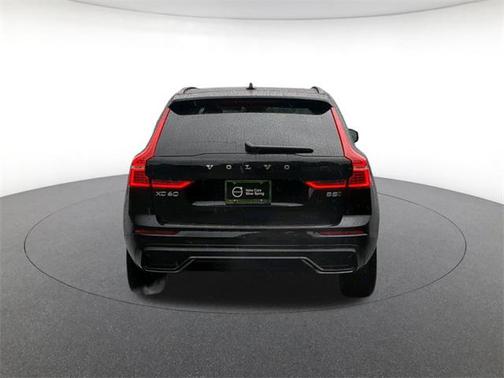 2025 Volvo XC60 Plus