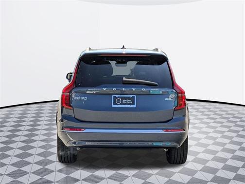 2025 Volvo XC90 B5 Core
