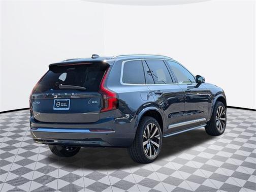 2025 Volvo XC90 B5 Core