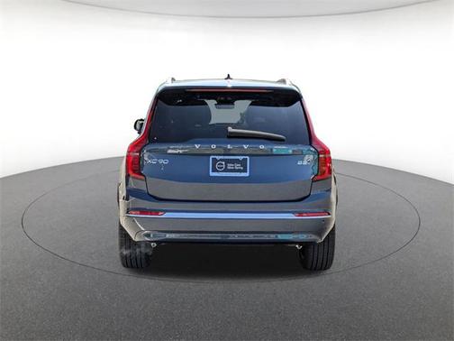 2025 Volvo XC90 B5 Core