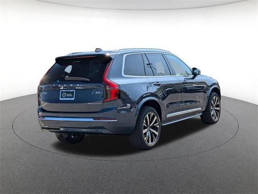 2025 Volvo XC90 B5 Core
