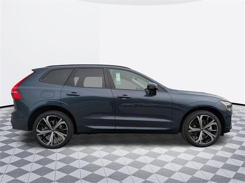 2025 Volvo XC60 Plug-In Hybrid T8 Plus