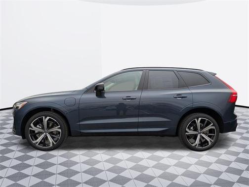 2025 Volvo XC60 Plug-In Hybrid T8 Plus
