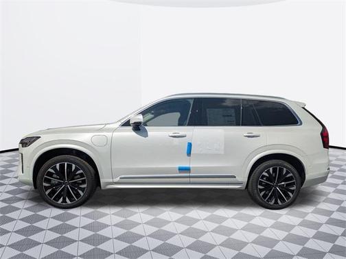 2025 Volvo XC90 Plug-In Hybrid T8 Plus 7-Seater