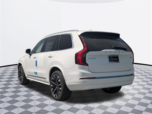 2025 Volvo XC90 Plug-In Hybrid T8 Plus 7-Seater