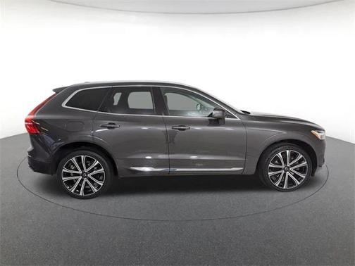 2023 Volvo XC60 B5 Ultimate Bright Theme