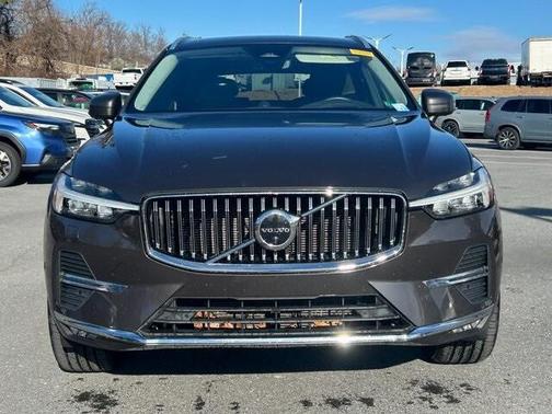 2023 Volvo XC60 B5 Ultimate Bright Theme