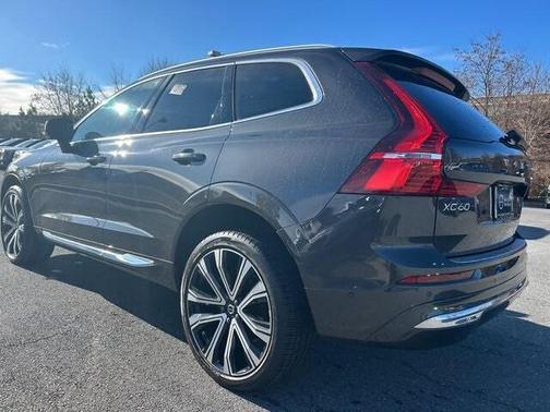 2023 Volvo XC60 B5 Ultimate Bright Theme