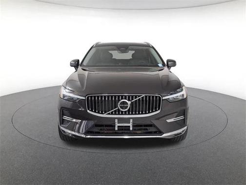 2023 Volvo XC60 B5 Ultimate Bright Theme