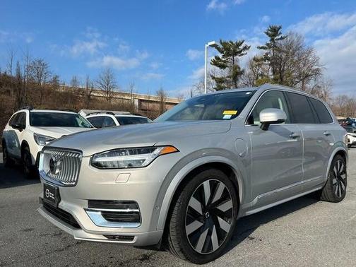 2023 Volvo XC90 Recharge Plug-In Hybrid T8 Ultimate Bright Theme 7-Seater