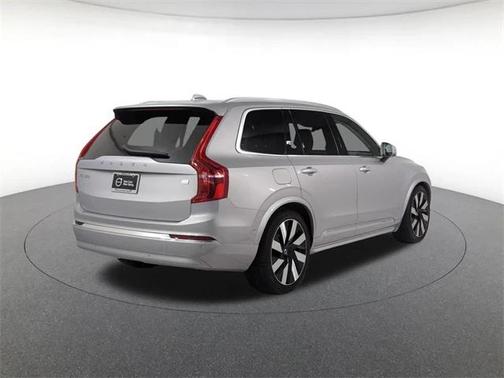 2023 Volvo XC90 Recharge Plug-In Hybrid T8 Ultimate Bright Theme 7-Seater