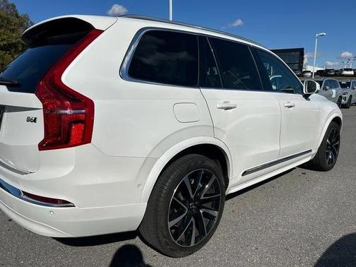 2024 Volvo XC90 B6 Plus Bright Theme 7-Seater