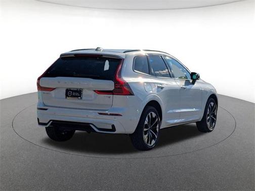 2026 Volvo XC60 Plug-In Hybrid T8 Plus