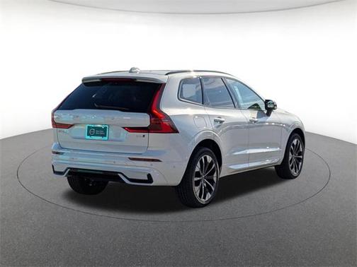 2026 Volvo XC60 B5 Plus