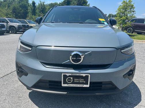 Silver Dawn Metallic 2023 Volvo XC40 Recharge Pure Electric Twin Ultimate