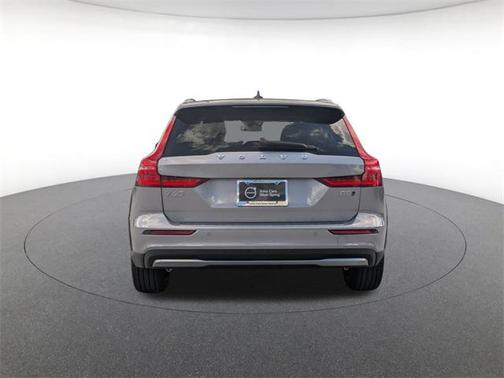 2026 Volvo V60 Cross Country B5 Plus
