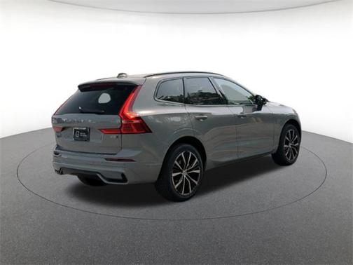 2025 Volvo XC60 Plus