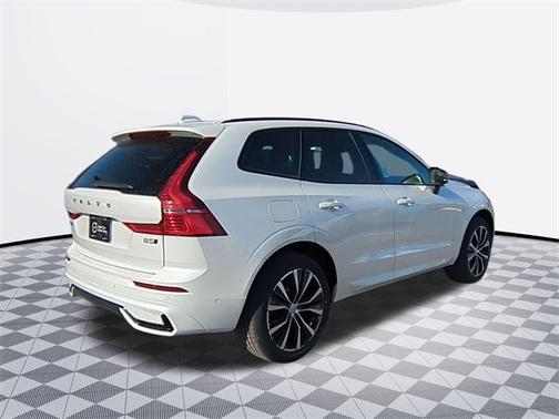 2025 Volvo XC60 B5 Plus
