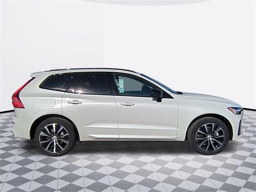 2025 Volvo XC60 B5 Plus