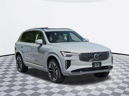 2025 Volvo XC90 Plug-In Hybrid T8 Plus 7-Seater