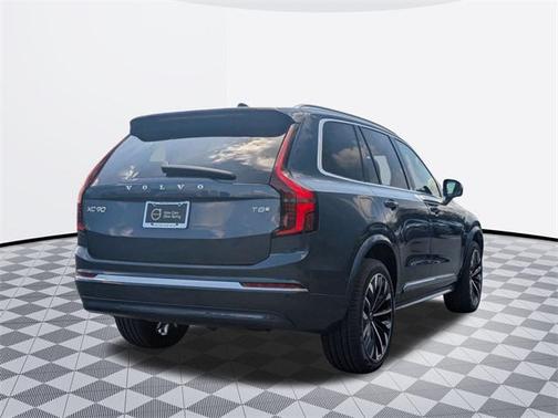 2025 Volvo XC90 Plug-In Hybrid T8 Plus 7-Seater