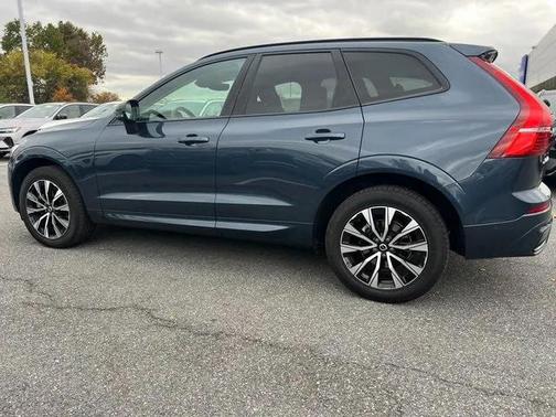 2024 Volvo XC60 B5 Plus Dark Theme