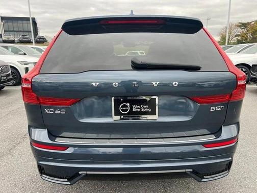 2024 Volvo XC60 B5 Plus Dark Theme