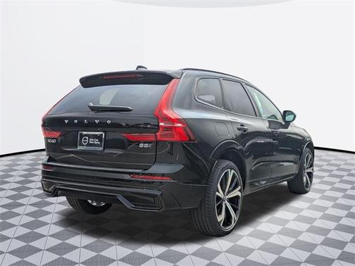 2025 Volvo XC60 B5 Ultra