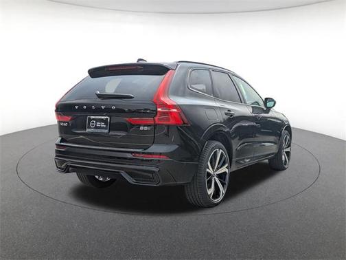 2025 Volvo XC60 B5 Ultra