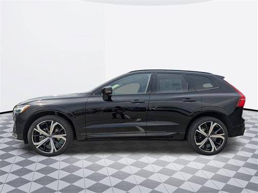 2025 Volvo XC60 B5 Ultra