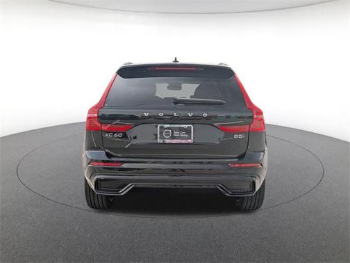 2025 Volvo XC60 B5 Ultra