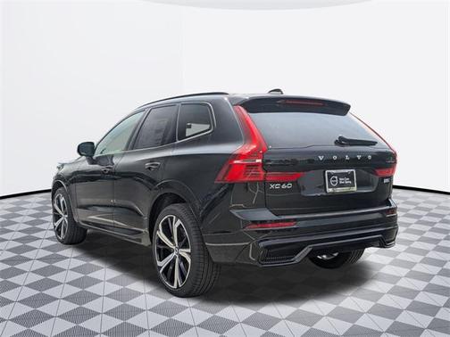 2025 Volvo XC60 B5 Ultra