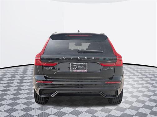 2025 Volvo XC60 B5 Ultra