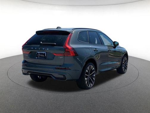 Forest Lake 2026 Volvo XC60 Plug-In Hybrid Ultra, T8 AWD Electric/Gasoline, Dark