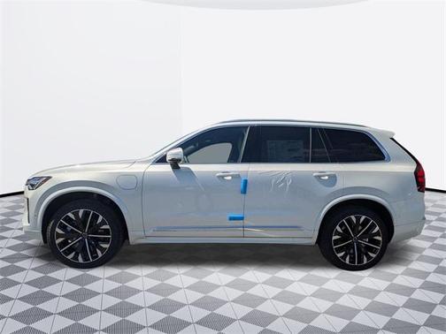 2025 Volvo XC90 Plug-In Hybrid T8 Plus 7-Seater