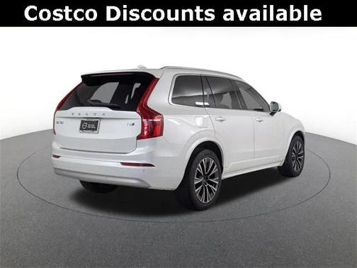 2022 Volvo XC90 T6 Momentum