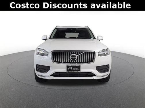 2022 Volvo XC90 T6 Momentum
