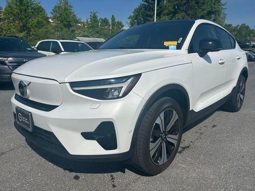 Crystal White Metallic 2023 Volvo C40 Recharge Pure Electric Twin Plus