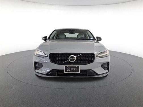 2024 Volvo S60 B5 Core Dark Theme