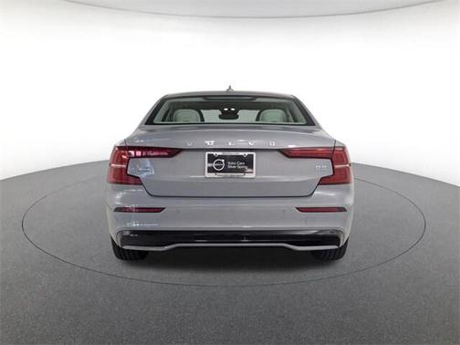 2024 Volvo S60 B5 Core Dark Theme